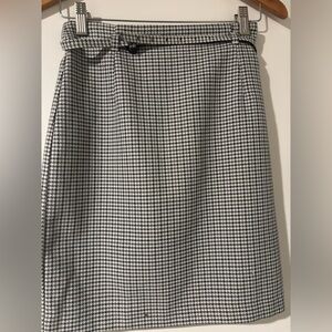 H&M Black timeless chic mini skirt workwear